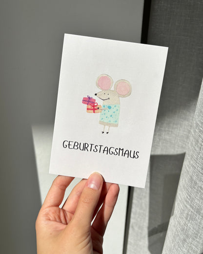 Geburtstagskarte mit Maus - liebevoll illustrierte Postkarte „Geburtstagsmaus"